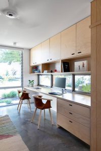 ASCENDING COURTYARD HOUSE PHOTO KIDS STUDY