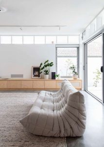 ASCENDING COURTYARD HOUSE PHOTO LIVING ROOM