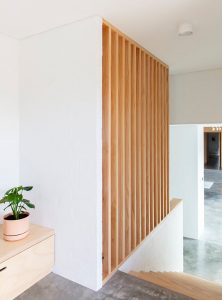 ASCENDING COURTYARD HOUSE PHOTO STAIRS BATTEN