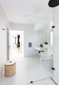 PERFORATED HOUSE PHOTO BATHROOM OUT