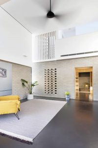 PERFORATED HOUSE PHOTO LOUNGE TALL CORNER
