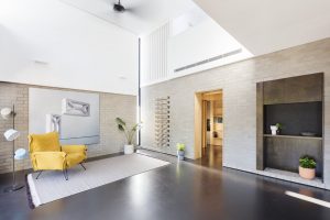 PERFORATED HOUSE PHOTO LOUNGE WIDE