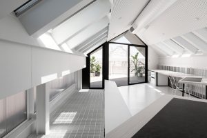 PERFORATED MEZZANINE PHOTO BENCH TOWARDS TERRACE
