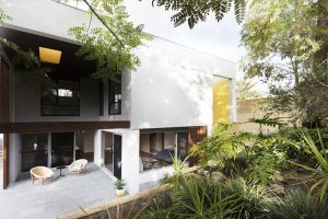 SUBTRACTED HOUSE PHOTO GARDEN CORNER